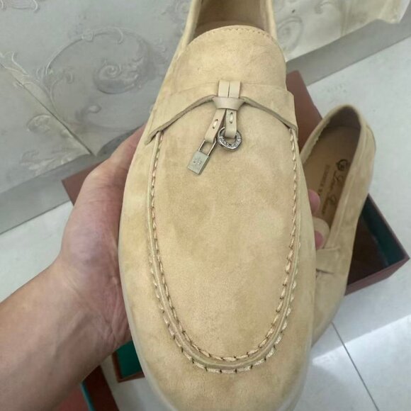 Loro Piana Summer Walks - Picture 4 of 5